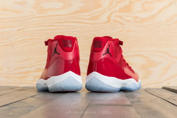AIR JORDAN 11 RETRO HIGH RED