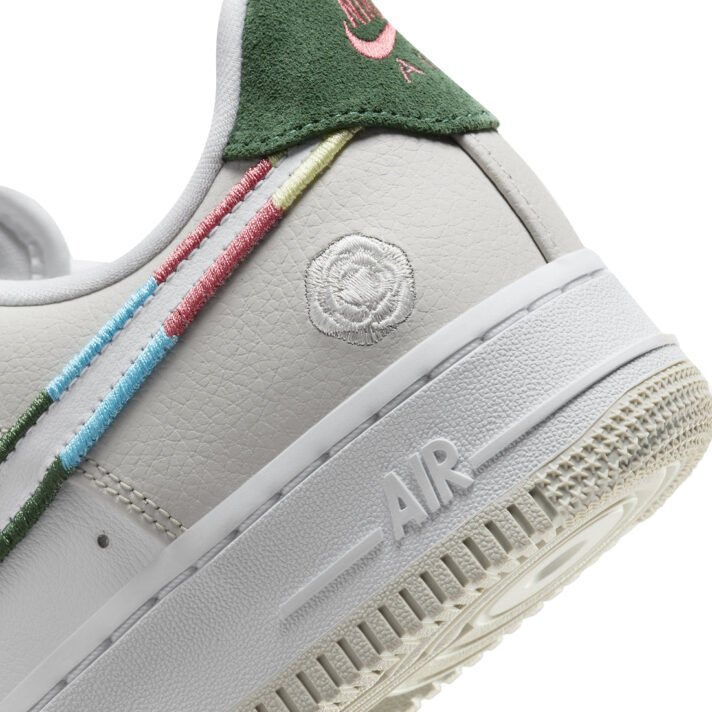 Nike WMNS Air Force 1 Low All Petals United